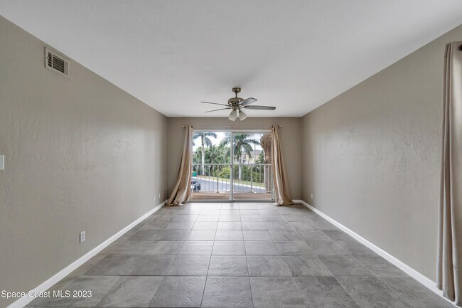 Building Photo - 1801 Island Club Dr