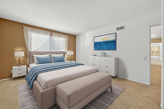 Building Photo - 5BR; 3BA Pool Home with Stunning Views in ...