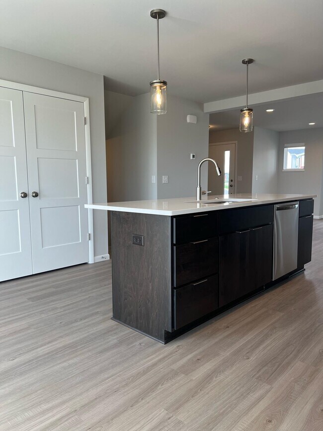 Building Photo - 2407 Wildcat Dr