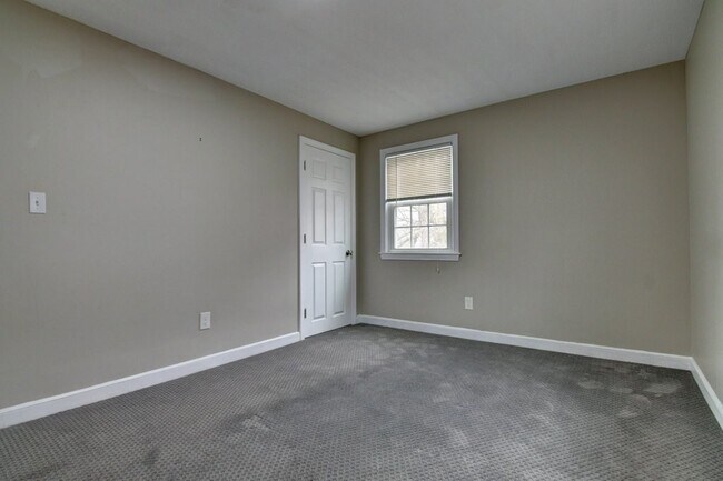 Building Photo - 30 Trull St