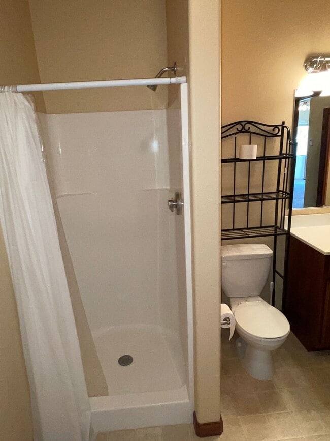 Building Photo - 2 Bedroom, 2 Bath Condo for Rent