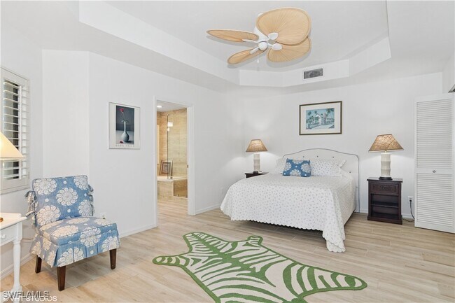 Building Photo - 7048 Pelican Bay Blvd