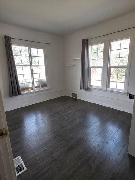 Building Photo - 163 W 400 S