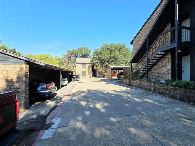 Building Photo - 7525 Holly Hill Dr