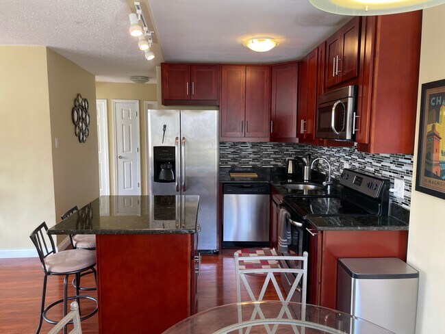 Building Photo - 2930 N Sheridan Rd