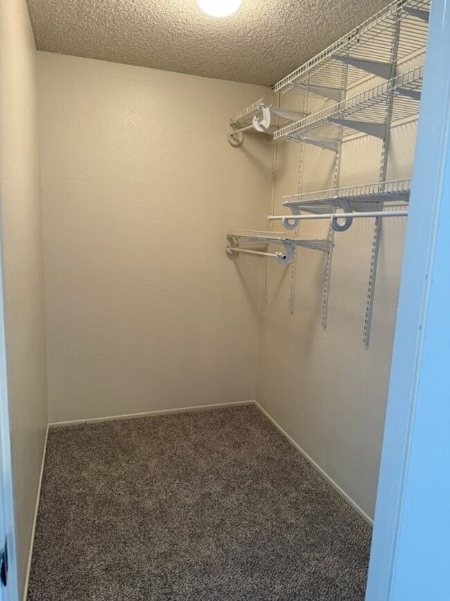 Building Photo - Updated 4 Bedroom 2.5 Bath Vacaville *Star...