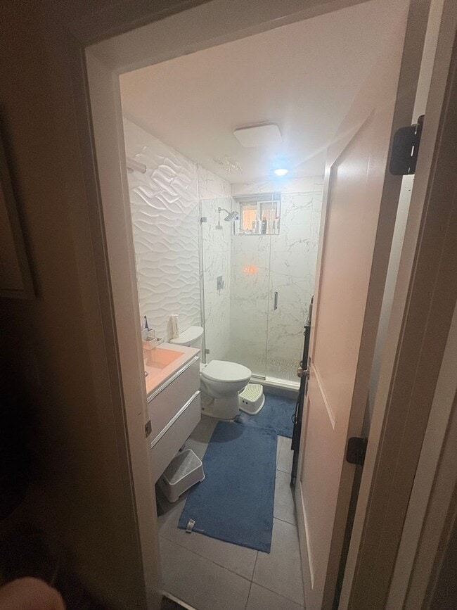 Building Photo - Amazing 3 bed 2 bath in Brookline!