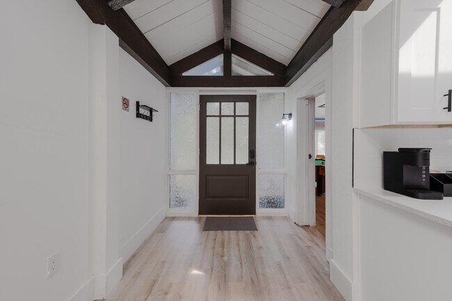 Building Photo - 1775 Harbor Rd