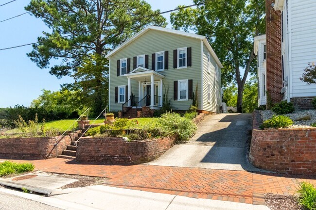 Primary Photo - 4 Bedroom 4 Bathroom at Isle Of Wight County