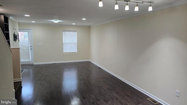 Building Photo - 4626 Dillon Pl