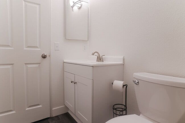 Building Photo - Downstairs 2-Bedroom Condo in Banning--55+ Gated Community!