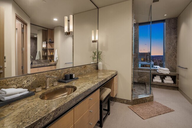 Building Photo - 3Bd/2.5Ba One Lincoln Tower Penthouse