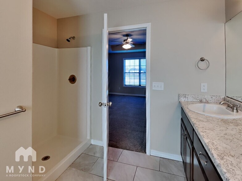 Building Photo - 5697 W Alexa Ln