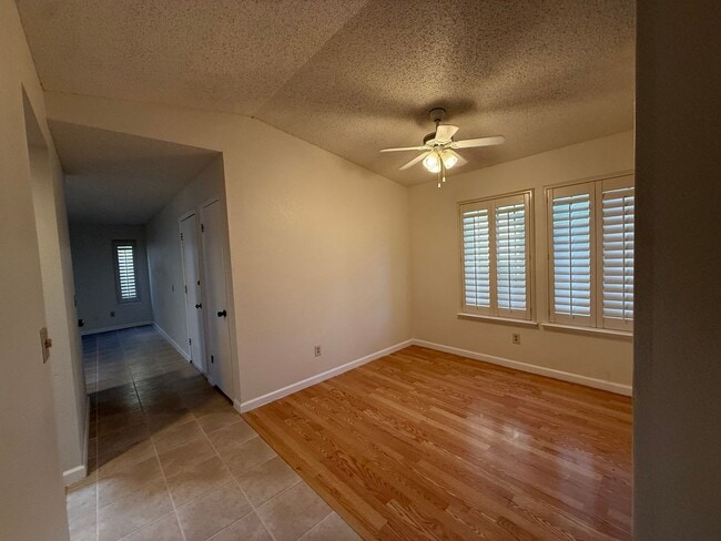 Building Photo - 67 Hermes Cir