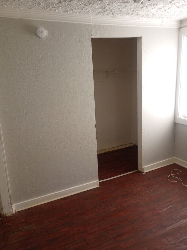 Building Photo - "Charming 2-Bedroom Home with Hardwood Elegance in Spartanburg!"