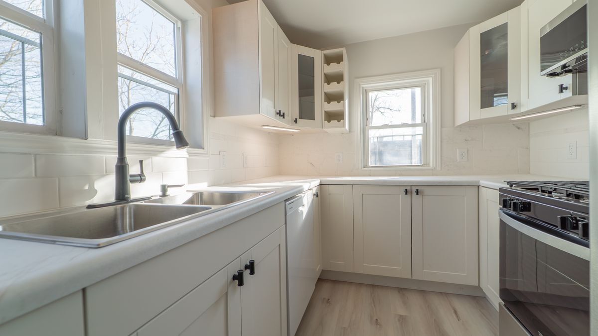 Building Photo - 115 N Porter St