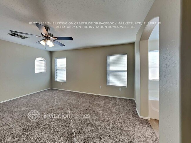 Building Photo - 13446 W Keim Dr