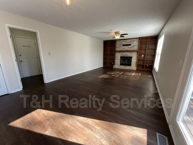 Building Photo - 6827 Antelope Dr