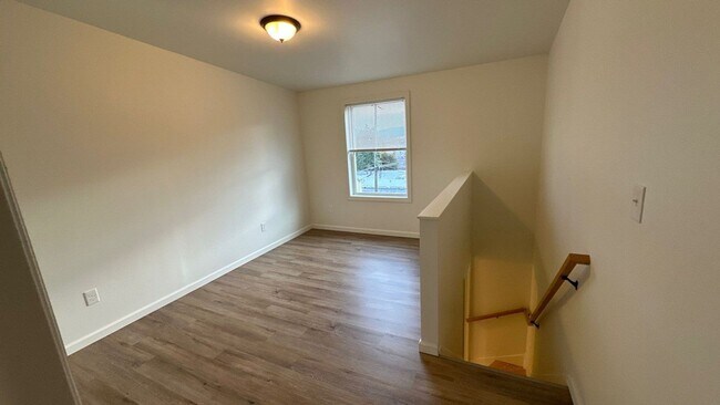 Building Photo - Spacious & Beautifully Updated 3BR Home with Extra Storage in Columbia
