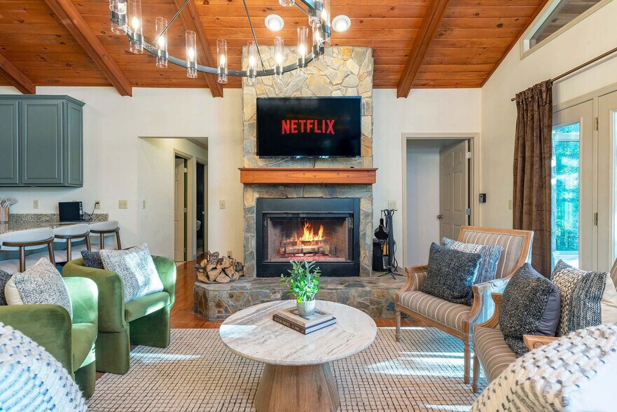 Building Photo - 1936 El Miner Dr