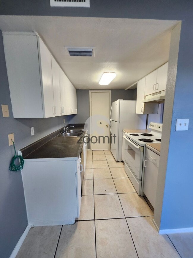 Building Photo - 4264 N 68th Dr