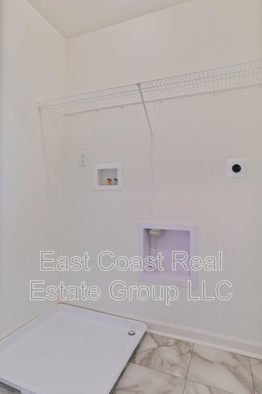 Building Photo - 11 Mengel Rd