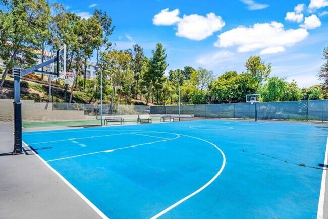 Building Photo - Beautiful 2 Bed/2 Bath Condo for Rent in Mission Verde!