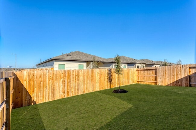 Building Photo - Luxury Duplex Near Randolph and Ft. Sam