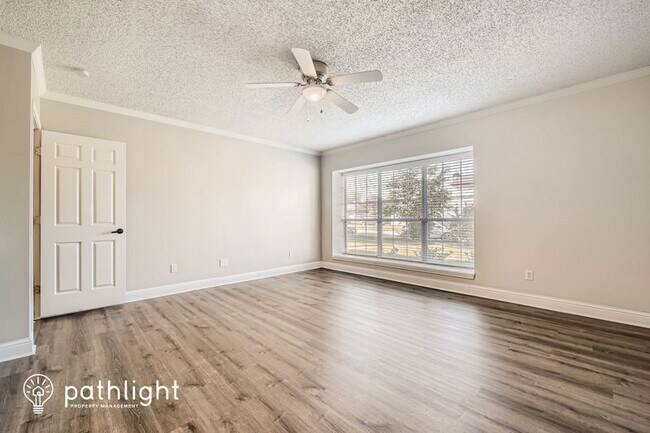 Building Photo - 401 Williams St