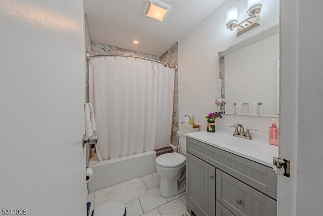 Building Photo - 50 Highview Terrace