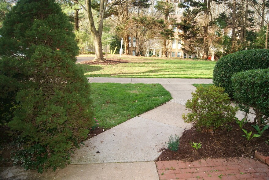 Building Photo - 7514 Spring Lake Dr