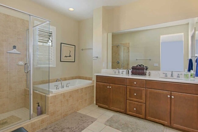 Building Photo - 10648 Village Haven Trail