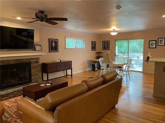 Building Photo - 3355 Timber Lake Rd NW