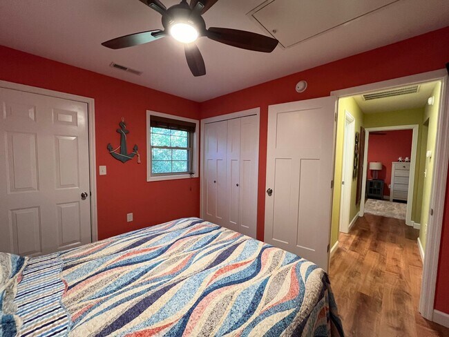 Building Photo - Furnished 2 Bedroom Duplex, Utilities Included, Available August 2026 Through May 2027!