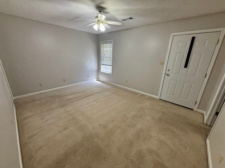 Building Photo - 1506 Remington Dr