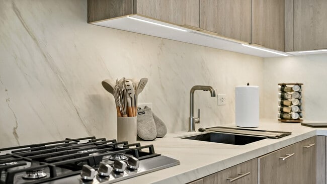 Building Photo - 1926 6th St NW