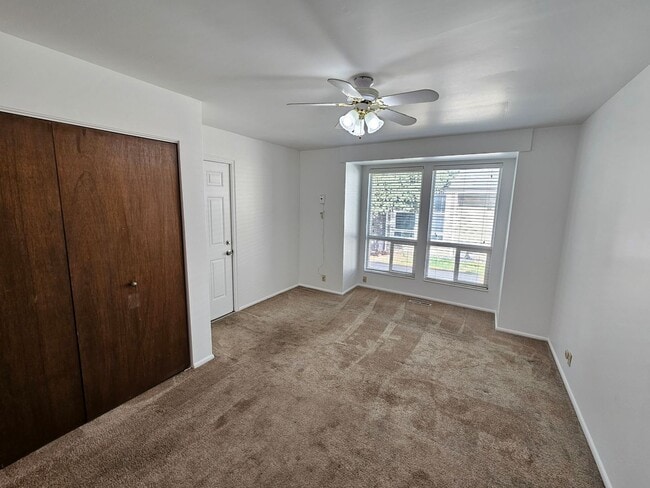 Building Photo - Great 3 Bed / 2 Bath Duplex in Millcreek