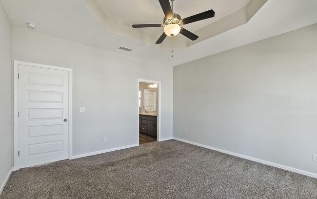 Building Photo - 432 Raven Ln