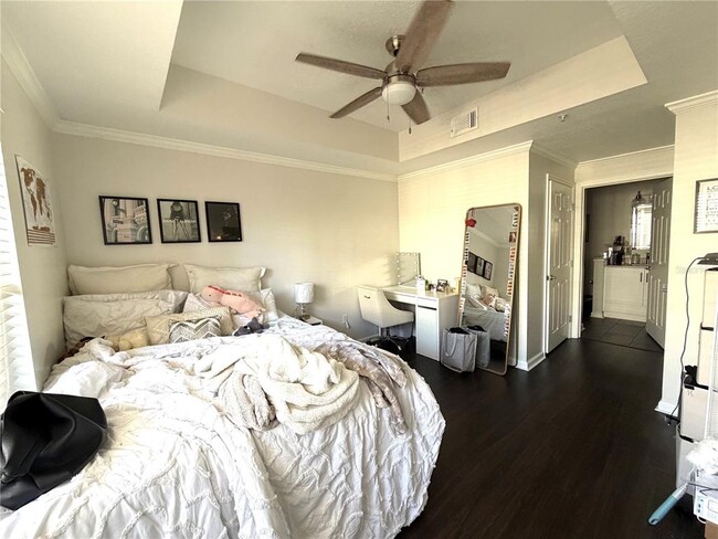 Building Photo - 800 S Dakota Ave