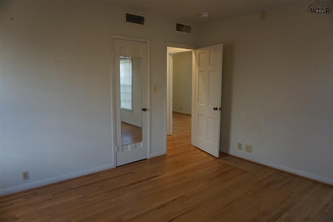 Building Photo - 1681 Woodrow Ave