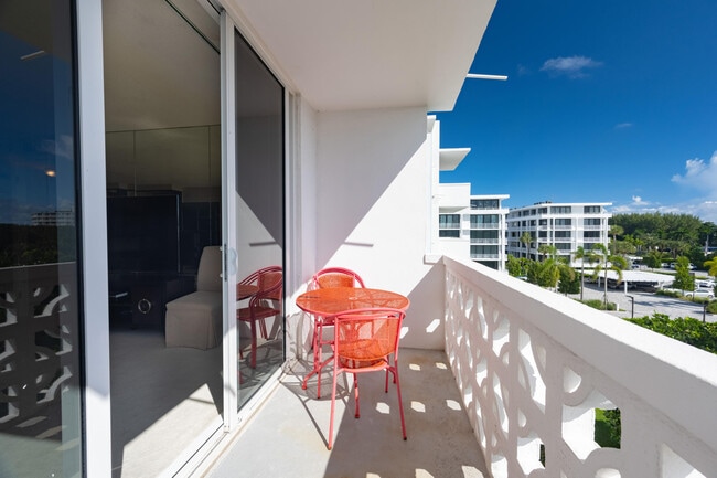 Building Photo - 2840 S Ocean Blvd