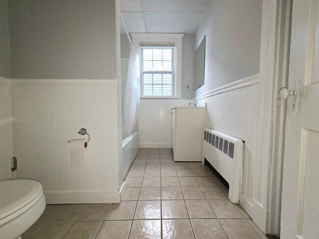 Building Photo - 48 Prince St