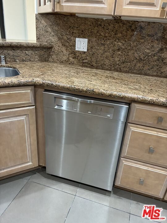 Building Photo - 2340 Century Hill