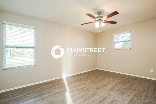 Building Photo - 3 Bedroom Pet-Friendly Home in Cape Coral, FL with Main Street Renewal