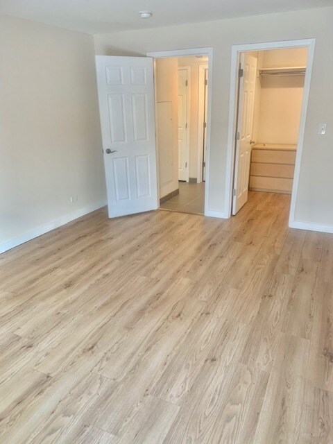 Building Photo - 5201 Carriage Way Dr