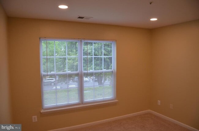 Building Photo - 1046 Spring Valley Ct