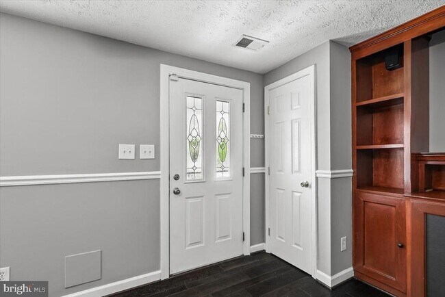 Building Photo - 1594 Lodge Pole Ct