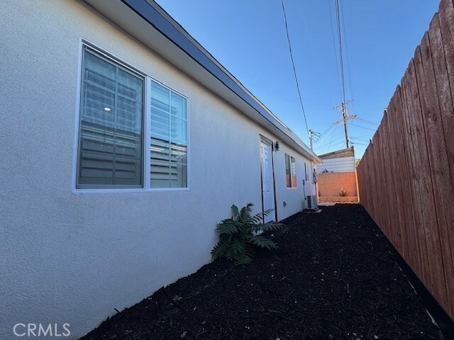 Building Photo - 6342 Vicland Pl