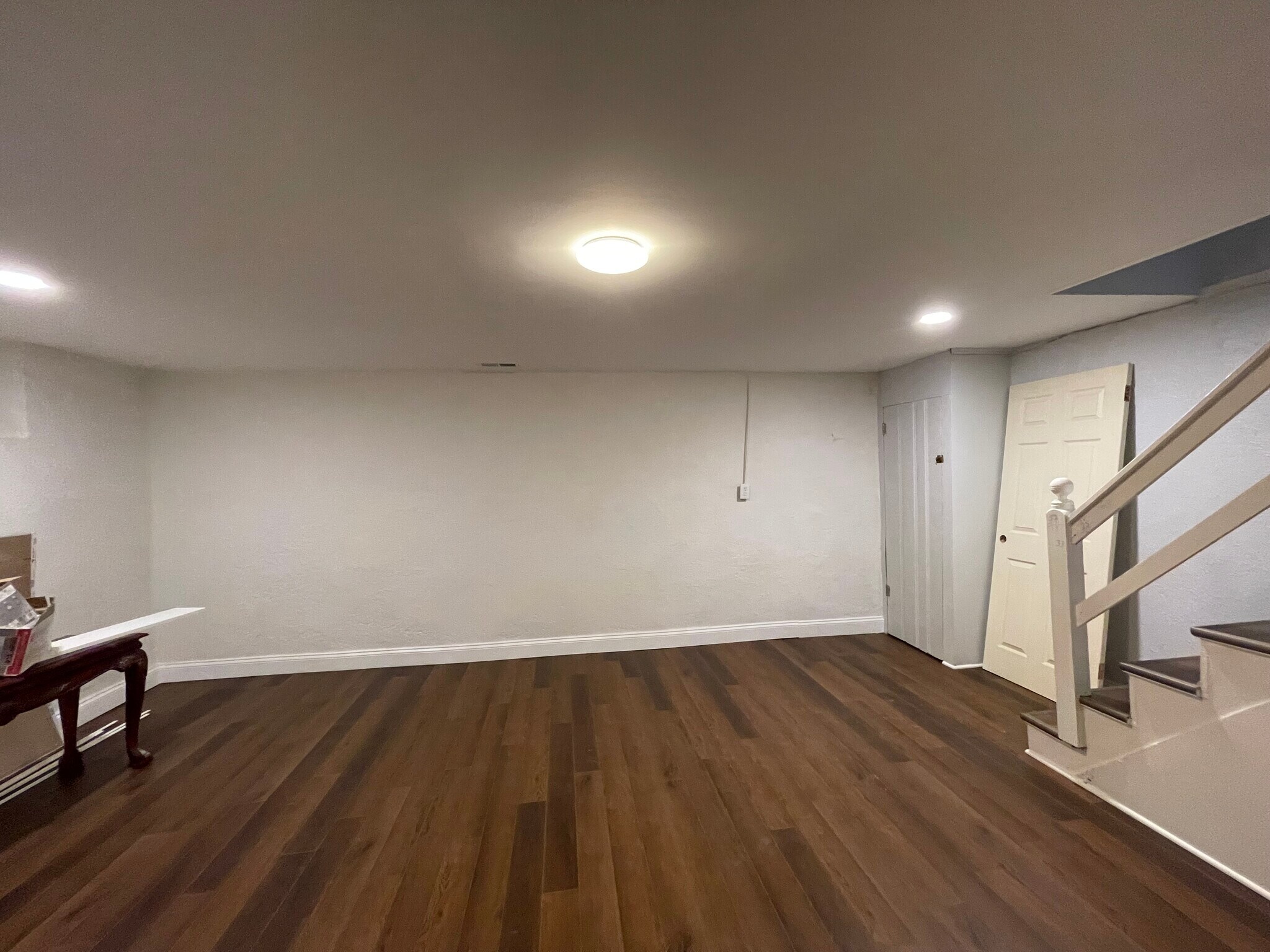 Apartment 1 basement - 3706 Dolfield Ave