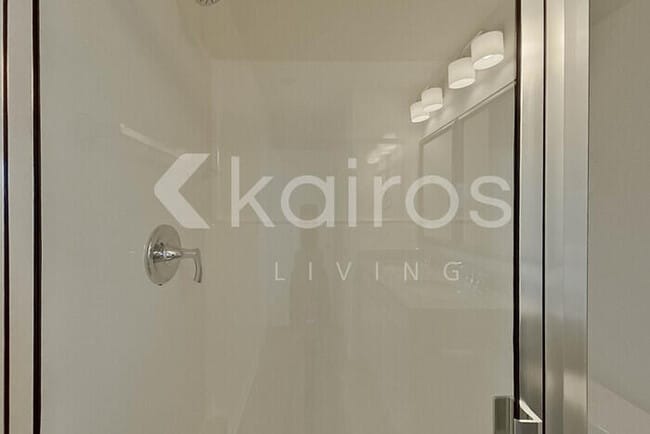 Building Photo - 2241 Banyon Cir